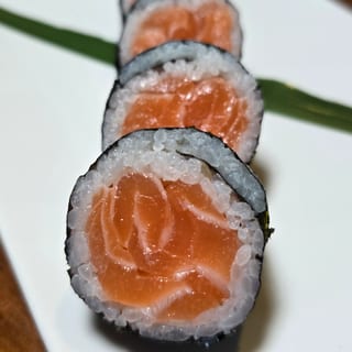 Salmon Cut Roll