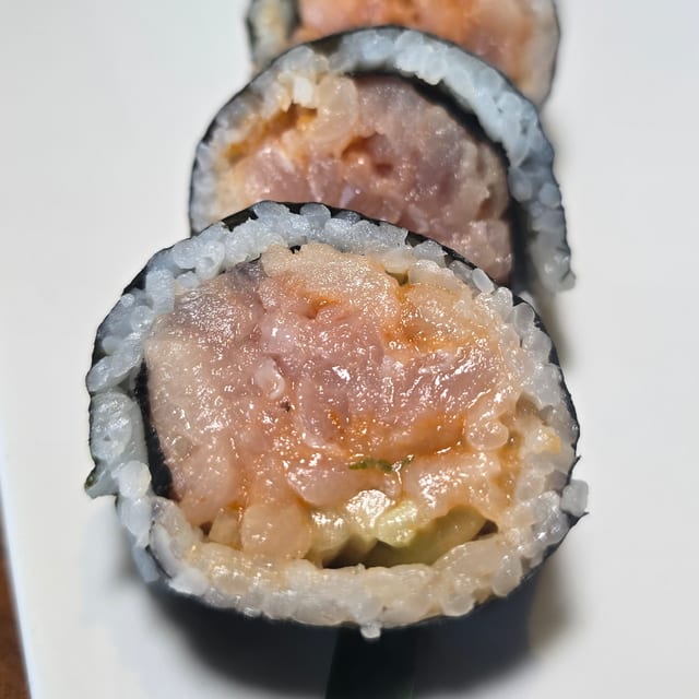 Spicy Yellowtail Cut Roll.