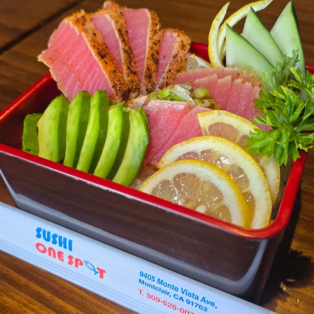Cajun Tuna Sashimi Bowl.
