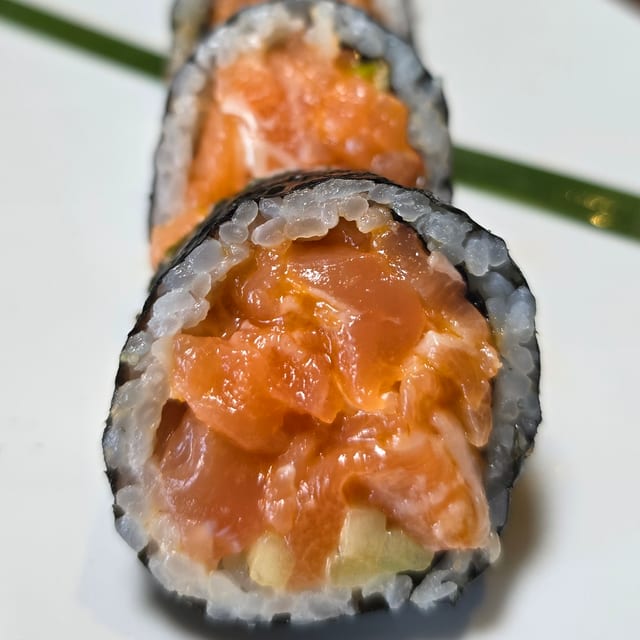 Spicy Salmon Cut Roll.